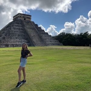 Meet your Posher, Anna